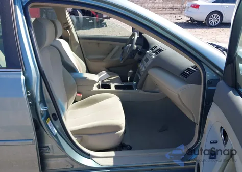 2011 Toyota Camry Le z USA, uszkodzony, nr VIN 4T1BF3EK0BU669671